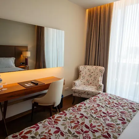 Boeira Garden Porto Gaia, Curio Collection By Hilton