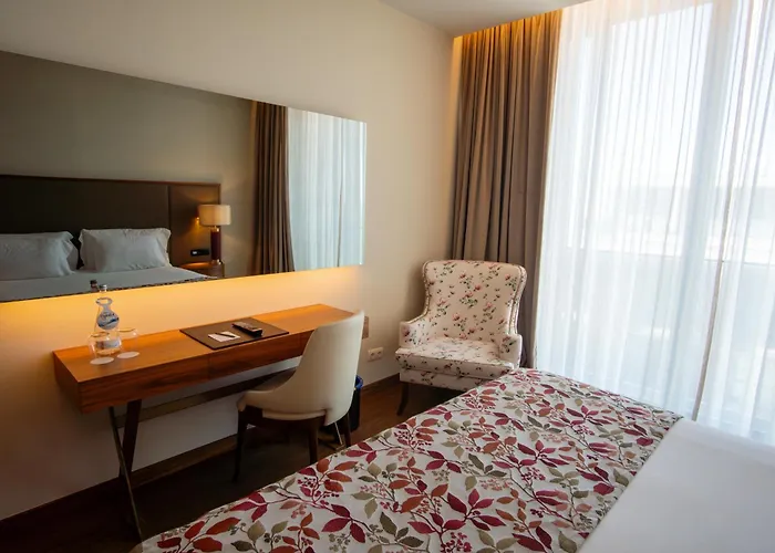 Boeira Garden Porto Gaia, Curio Collection By Hilton